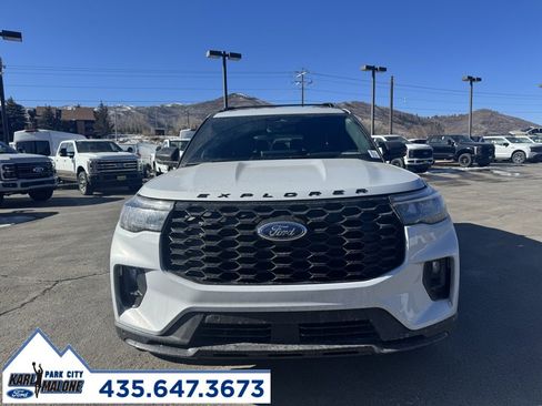 New 2026 Ford Explorer ST-Line w/ ST-Line Street Pack image 8