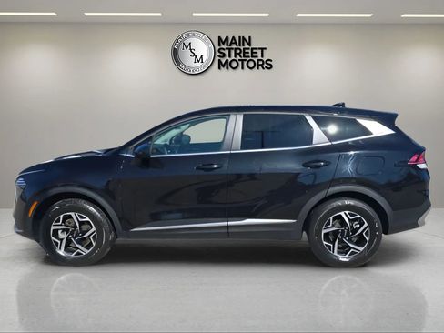 Used 2024 Kia Sportage LX image 2