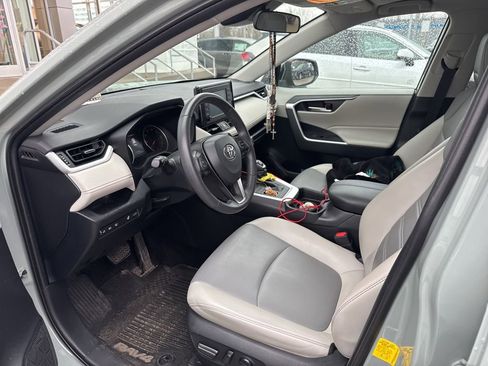 Used 2019 Toyota RAV4 XLE Premium w/ Cold Weather Package image 6