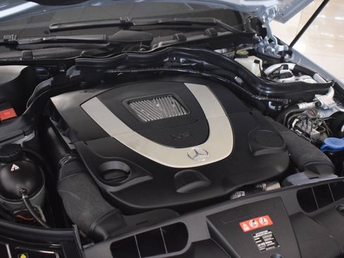 Used 2011 Mercedes-Benz E 550 Coupe image 40