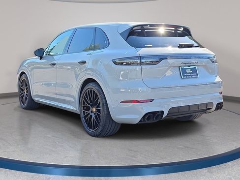 Used 2023 Porsche Cayenne GTS AWD/4WD image 8