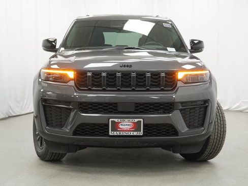 New 2026 Jeep Grand Cherokee Altitude image 7