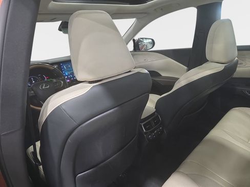 Used 2024 Lexus RX 350 FWD w/ Convenience Package image 12