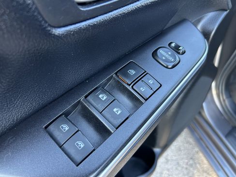 Used 2017 Toyota Camry SE image 23