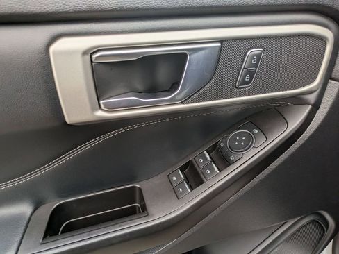 Used 2020 Ford Explorer XLT w/ Equipment Group 202A image 10