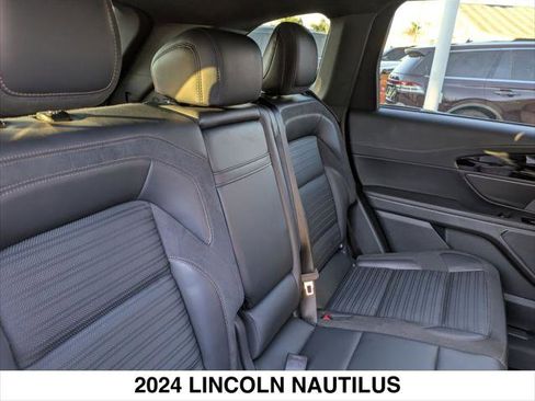 New 2024 Lincoln Nautilus Reserve w/ Jet Appearance Package (87T) image 13