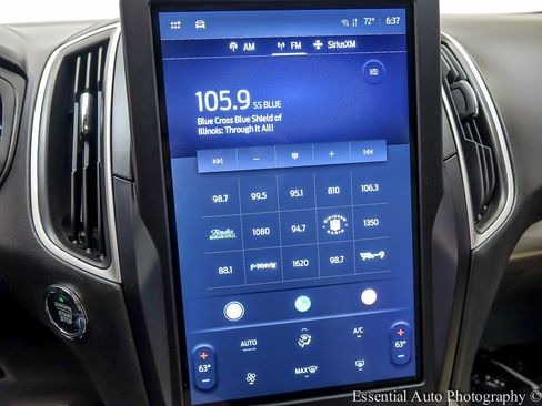 Used 2024 Ford Edge SE w/ Black Appearance Package image 17