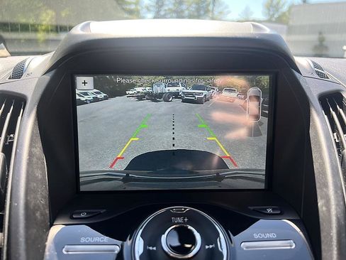 Used 2019 Ford Escape Titanium AWD/4WD image 16