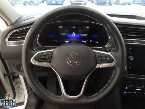Used 2022 Volkswagen Tiguan SE FWD image 16