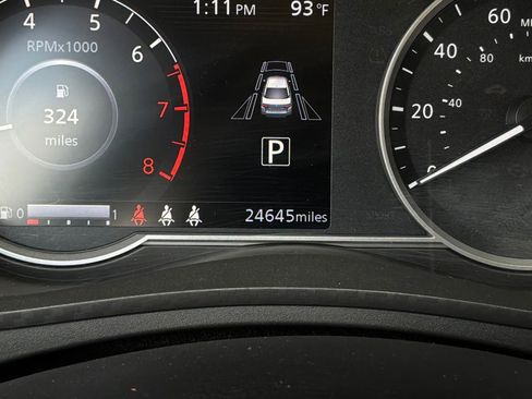 Used 2025 Nissan Versa SV FWD image 34