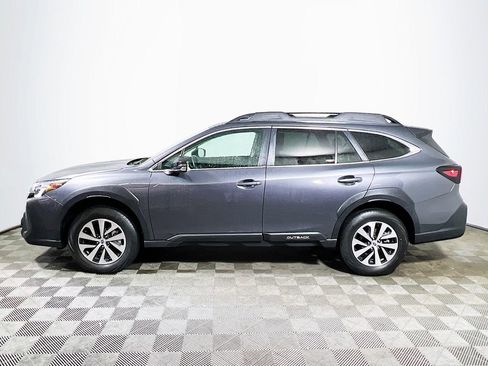 Used 2025 Subaru Outback Premium AWD/4WD image 4