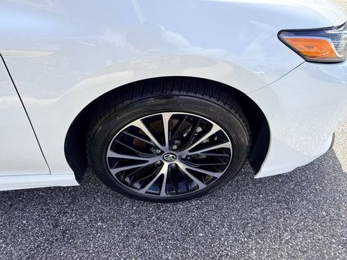 Used 2020 Toyota Camry SE image 14