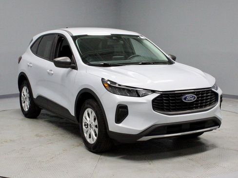 Certified 2025 Ford Escape Active image 1