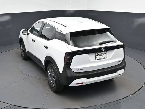 Used 2025 Nissan Kicks S AWD/4WD image 33