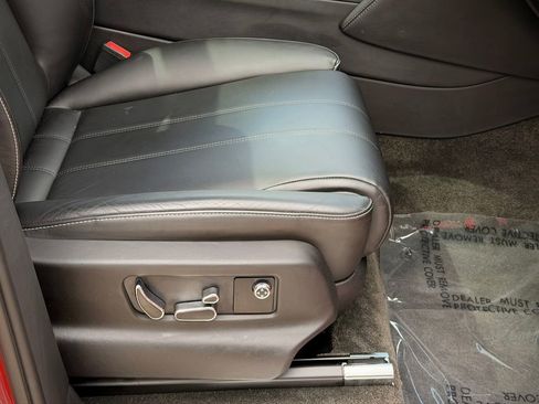 Used 2019 Bentley Bentayga AWD/4WD image 12