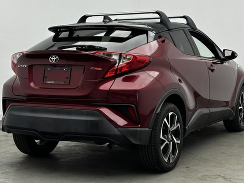 Used 2019 Toyota C-HR XLE image 7