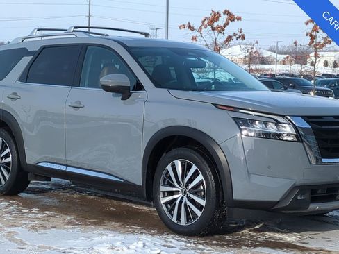 Used 2022 Nissan Pathfinder Platinum w/ Cargo Package image 9
