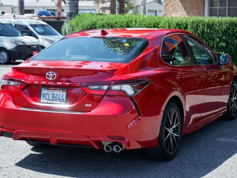 Used 2022 Toyota Camry SE w/ Convenience Package FWD image 9