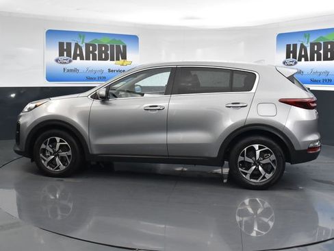 Used 2022 Kia Sportage LX FWD image 2