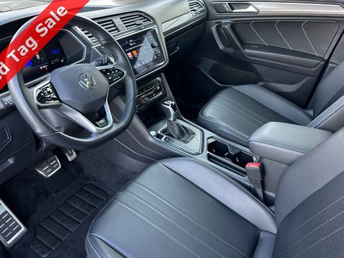 Certified 2024 Volkswagen Tiguan SE R-Line image 10