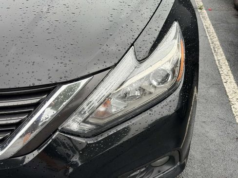 Used 2017 Nissan Altima 2.5 SL w/ 2.5 Technology Package FWD image 7