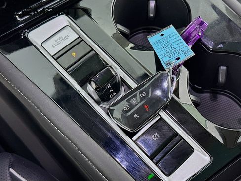 Used 2025 Volkswagen Atlas SEL Premium R-Line image 24