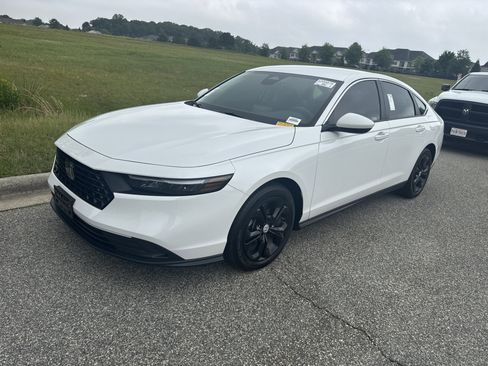 Used 2025 Honda Accord LX image 5