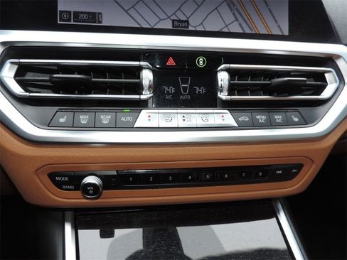 Used 2022 BMW 330i Sedan w/ Premium Package image 17