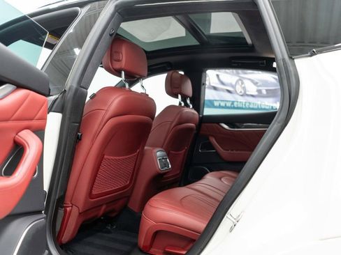 Used 2022 Maserati Levante GT AWD/4WD image 29