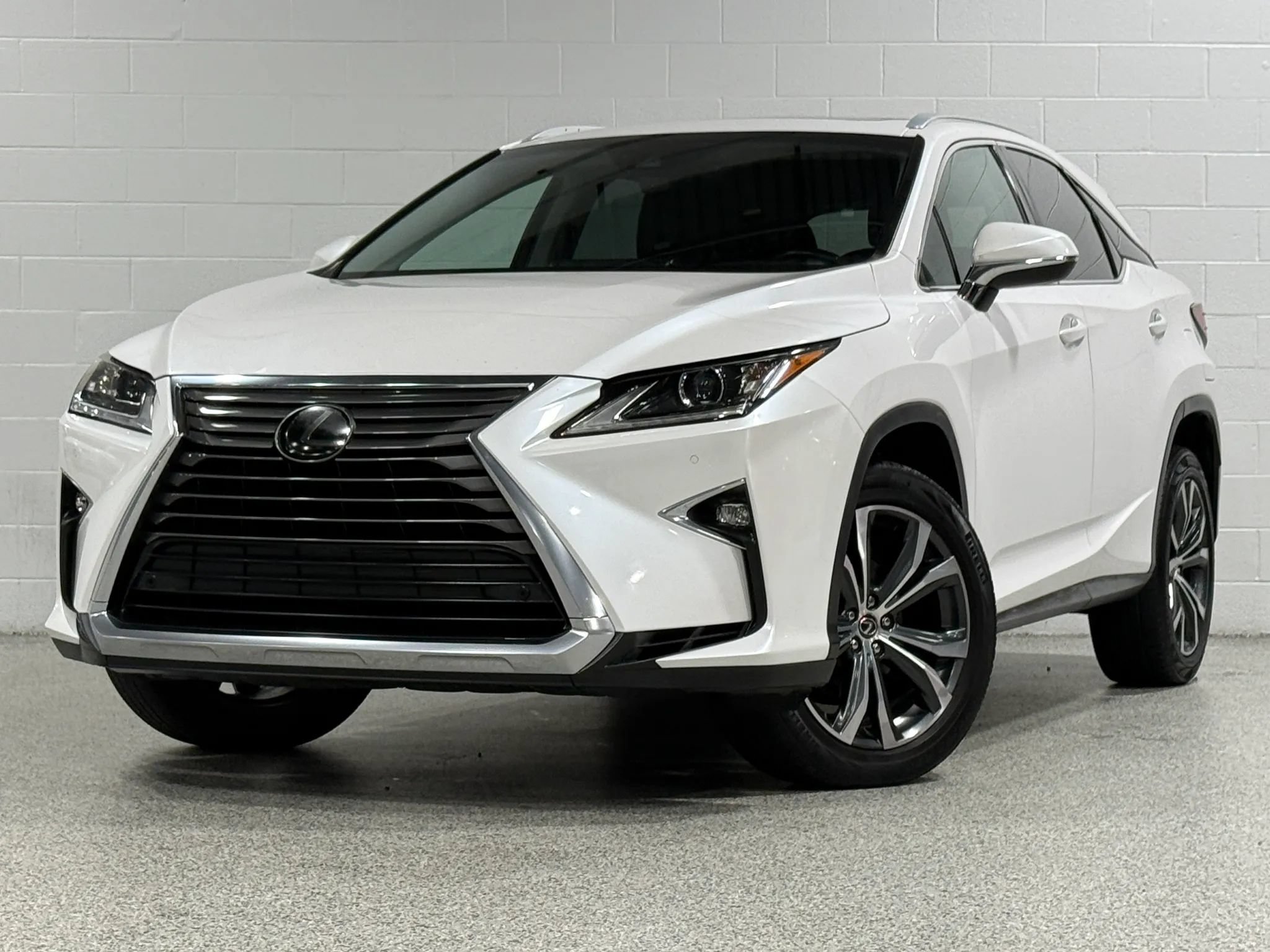 Used 2019 Lexus RX 350 FWD w/ Navigation Package image 2
