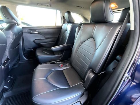 Used 2023 Toyota Highlander XLE image 20