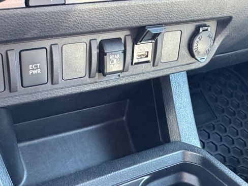 Used 2021 Toyota Tacoma TRD Sport AWD/4WD image 28