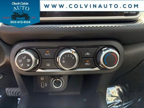 New 2025 Nissan Kicks Play S image 36