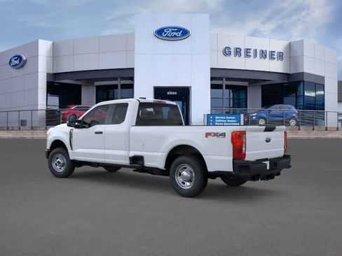 New 2026 Ford F250 XL w/ FX4 Off-Road Package image 4