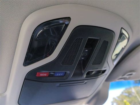 Used 2022 Subaru Outback Limited image 24