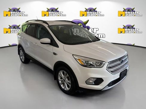 Used 2019 Ford Escape SEL AWD/4WD image 3