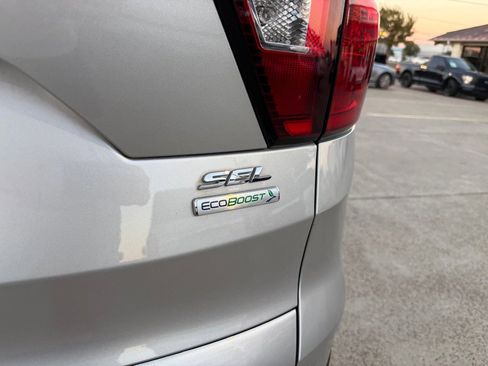 Used 2019 Ford Escape SEL image 10