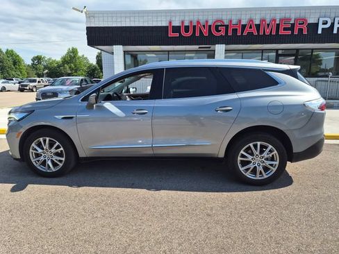 Used 2024 Buick Enclave Essence w/ Experience Buick Package AWD/4WD image 11