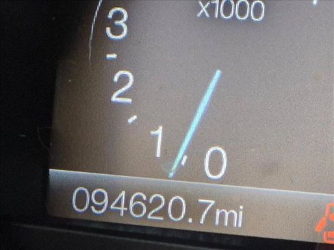 Used 2017 Ford Edge Titanium w/ Technology Package FWD image 8