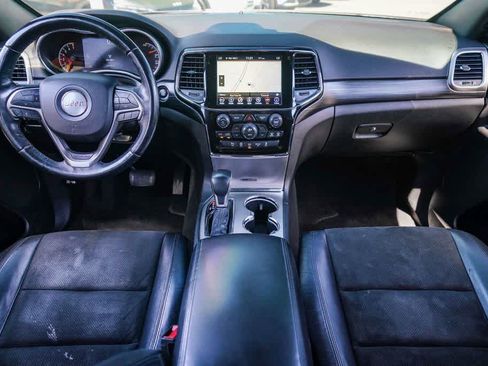Used 2019 Jeep Grand Cherokee Altitude RWD image 11