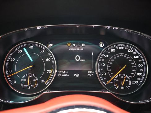 Used 2019 Bentley Bentayga AWD/4WD image 23