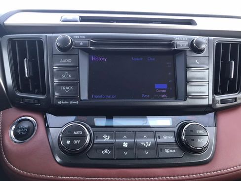 Used 2013 Toyota RAV4 Limited image 21