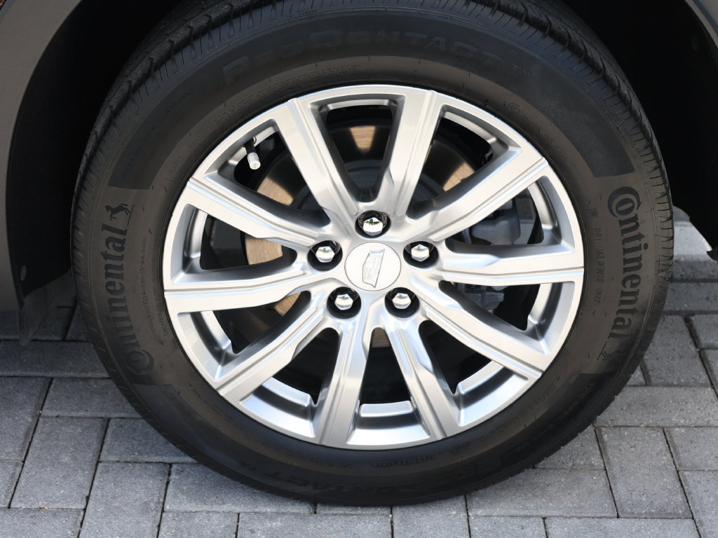 Used 2023 Cadillac XT4 Premium Luxury w/ Enhanced Visibility Package FWD image 45
