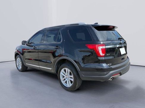 Certified 2018 Ford Explorer XLT AWD/4WD image 3