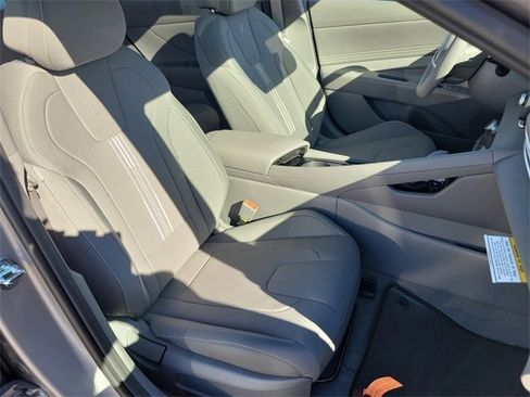 New 2026 Hyundai Elantra SEL Sport Premium image 18