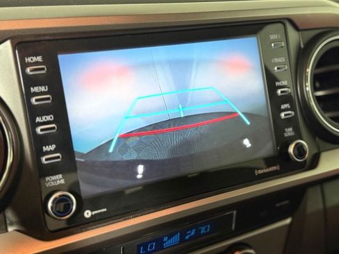 Used 2022 Toyota Tacoma SR5 AWD/4WD image 15