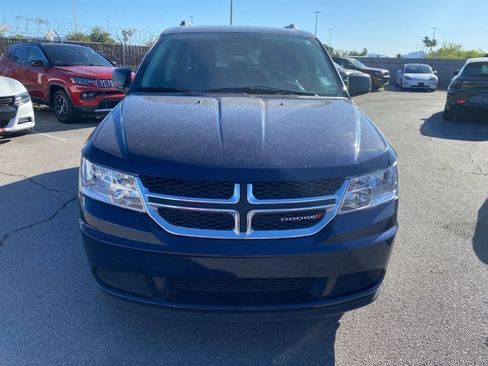 Used 2018 Dodge Journey SE FWD image 2