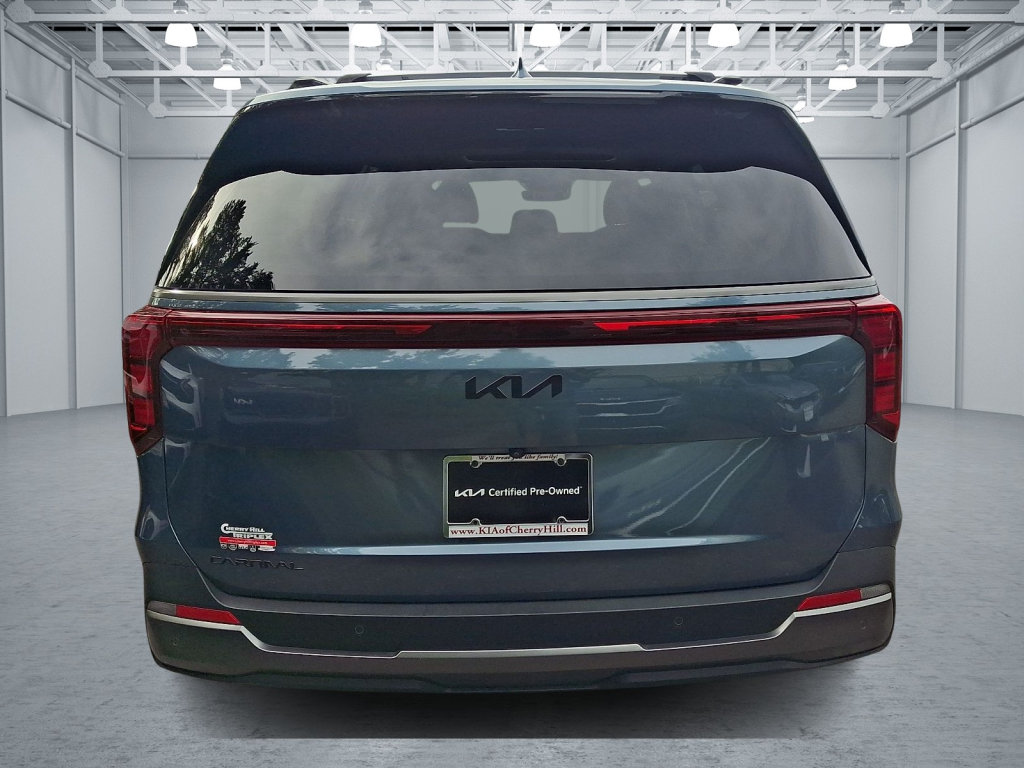 Used 2026 Kia Carnival SX w/ SX Dark Edition Package FWD image 10