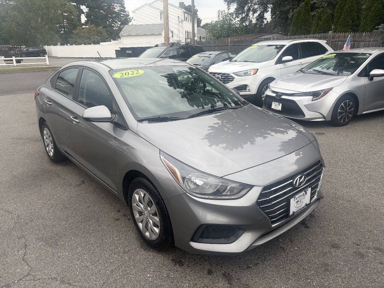 Used 2022 Hyundai Accent SE FWD image 3