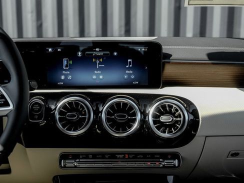 New 2026 Mercedes-Benz CLA 250 4MATIC image 19